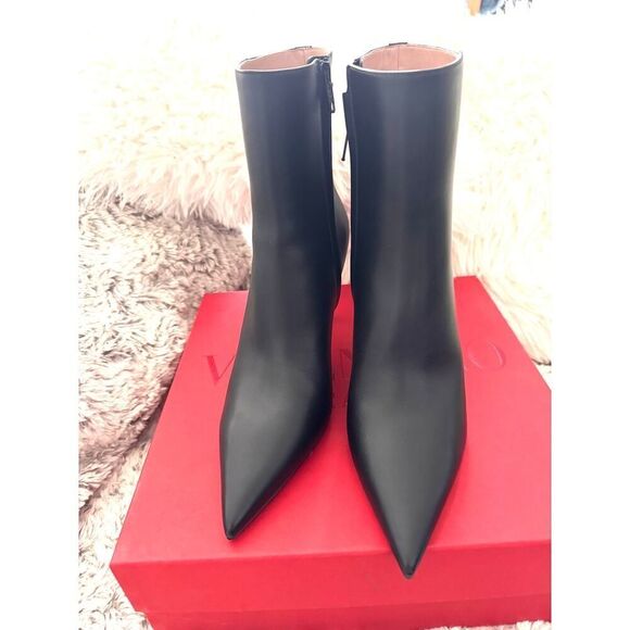 VALENTINO GARAVANI  Rockstud Leather Ankle Boots in black 38.5 - Picture 7 of 12